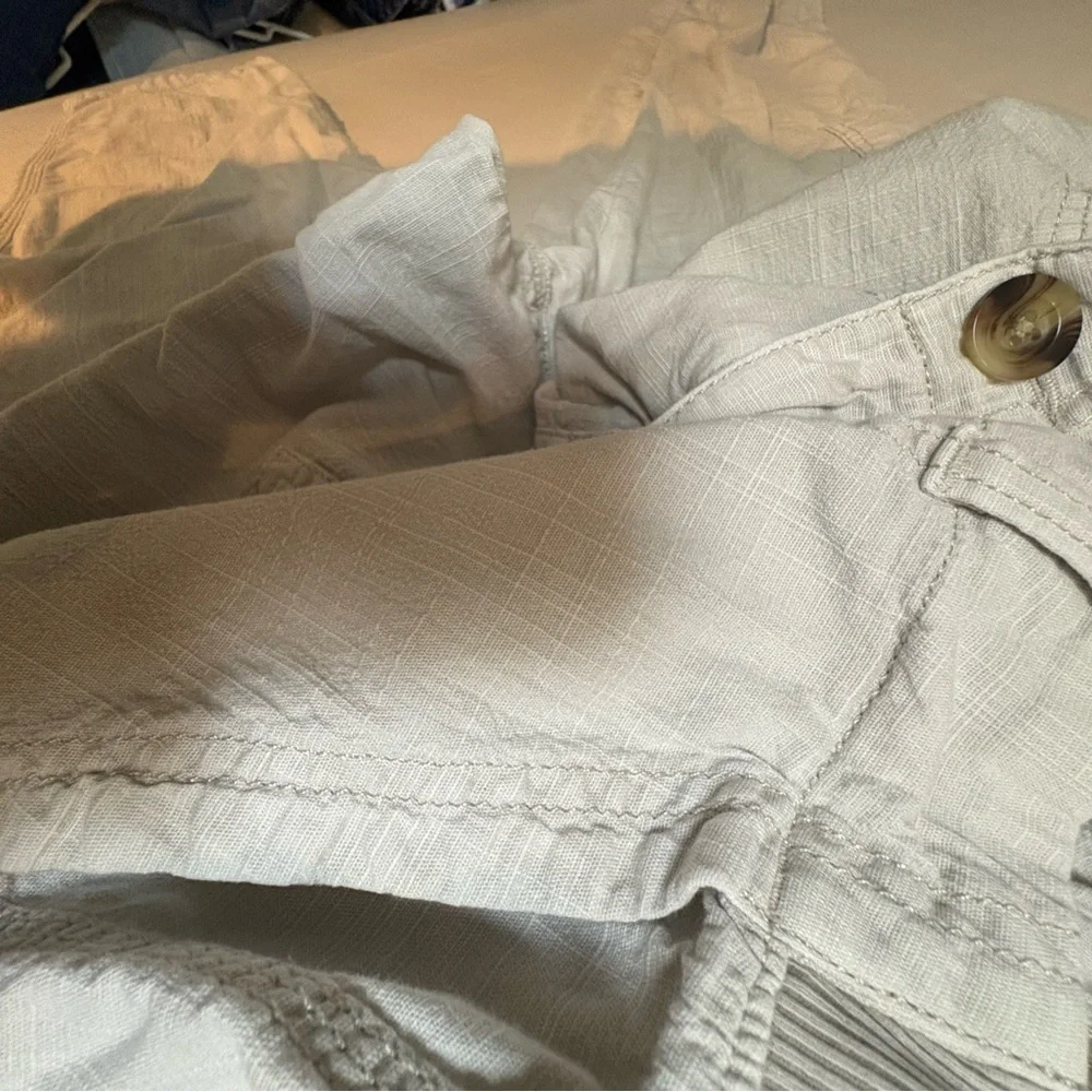 Women’s Sonoma Tan Capris Relaxed Fit Lightweight Pockets Elastic size 6 - Picture 4 of 6